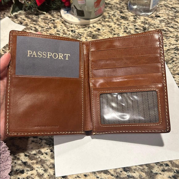 Fossil Passport Holder - Picture 3 of 7